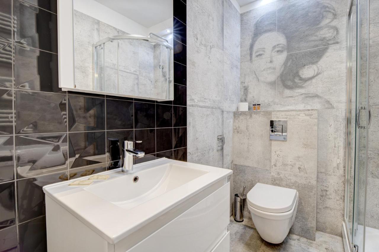 Prestige Aparthotel Centrum Nautica 슈체친 외부 사진